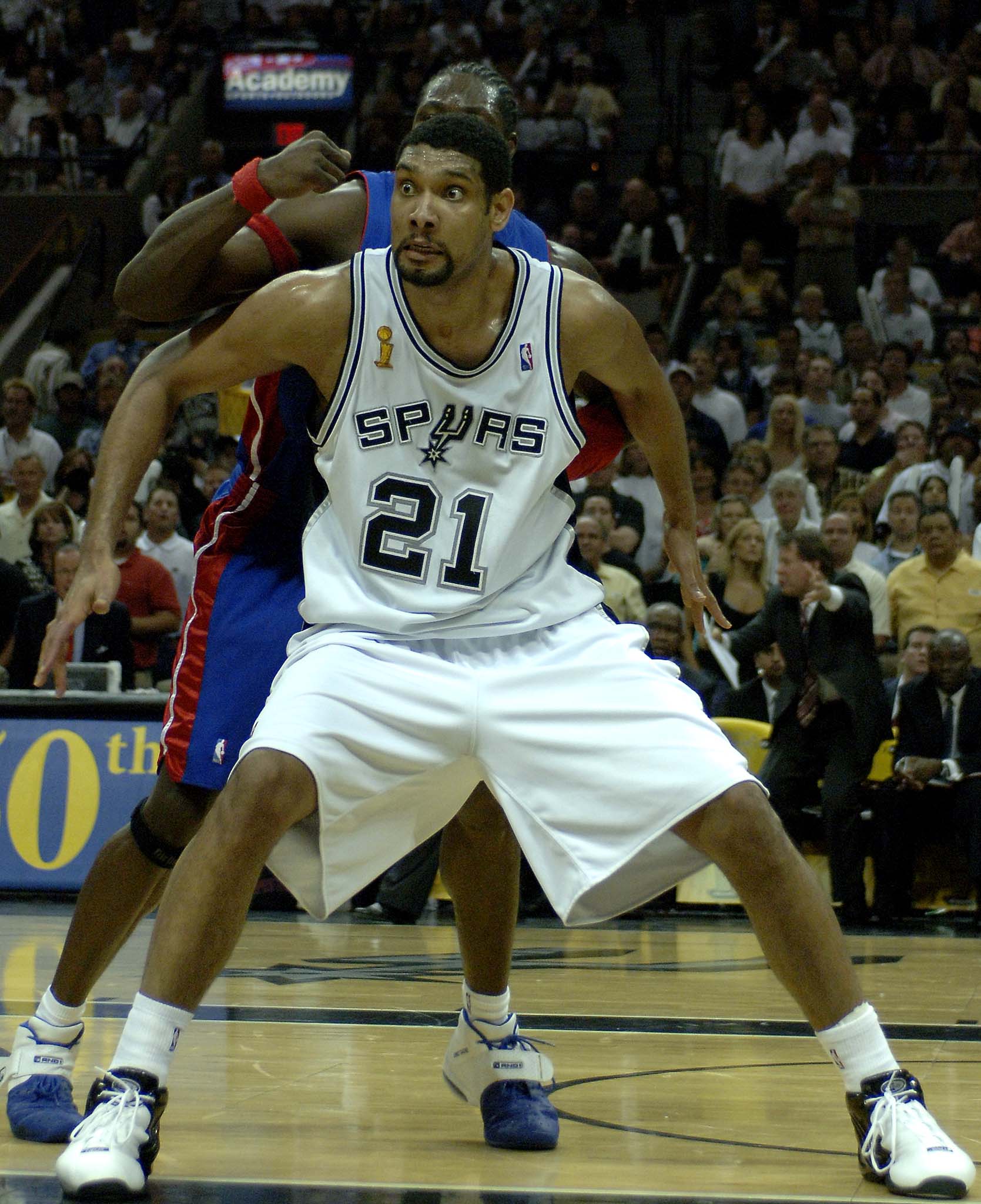 半场：国米1-0科莫，恩里克长驱直入助攻劳塔罗破门（半场战报：国米暂1-0领先科莫，恩里克奔袭送助攻劳塔罗破门）