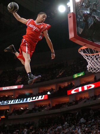 英超伯恩茅斯VS切尔西：切尔西乘虚而入，伯恩茅斯中场告急恐难御敌！（英超伯恩茅斯VS切尔西：中场告急的樱桃军恐难挡蓝军趁势出击）