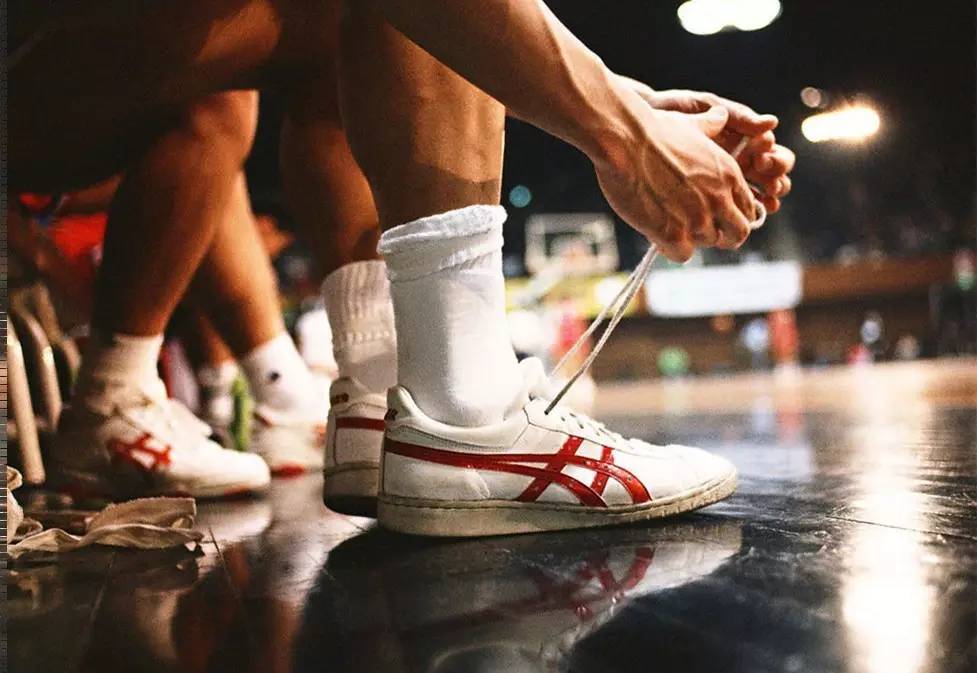 媒体人：徐彬这次留洋是英国俱乐部自己找上来的（媒体人：英俱乐部主动找上门，促成徐彬此次留洋）