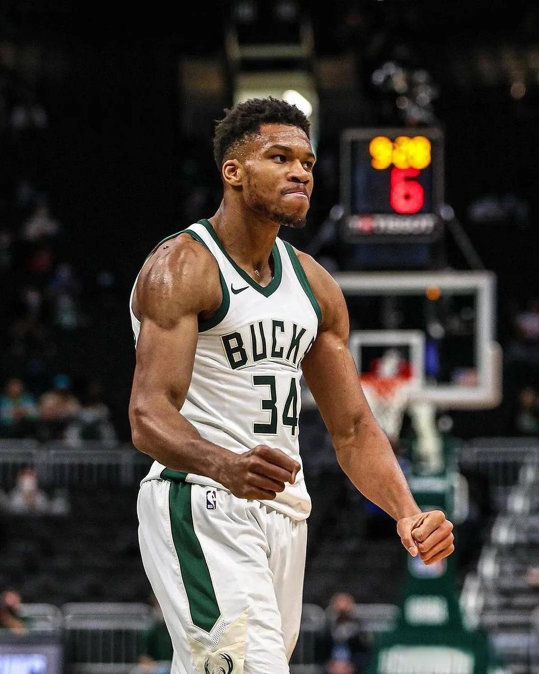 卡拉格：维尔茨本场数据相当亮眼，他的踢法、位置像德布劳内（卡拉格：维尔茨此役数据抢眼，风格与站位颇似德布劳内）