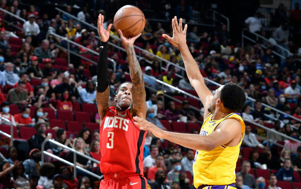 世体：维尼修斯的续约取得了进展，他愿意降低最初要求的方案（世体：维尼修斯续约取得进展，愿下调原先条件）